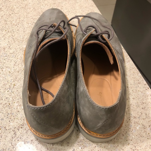 Clarks Atticus Lace - Grey Nubuck - Picture 4 of 6